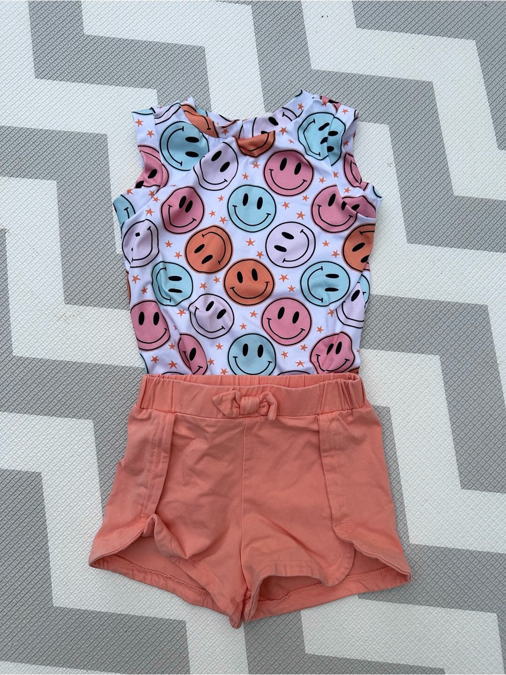 Girls' Smile Outfit
